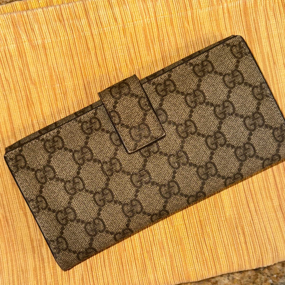 Gucci Coated Canvas Supreme Monogram Wallet with GgCharm UNISEX NWOT - Picture 3 of 16